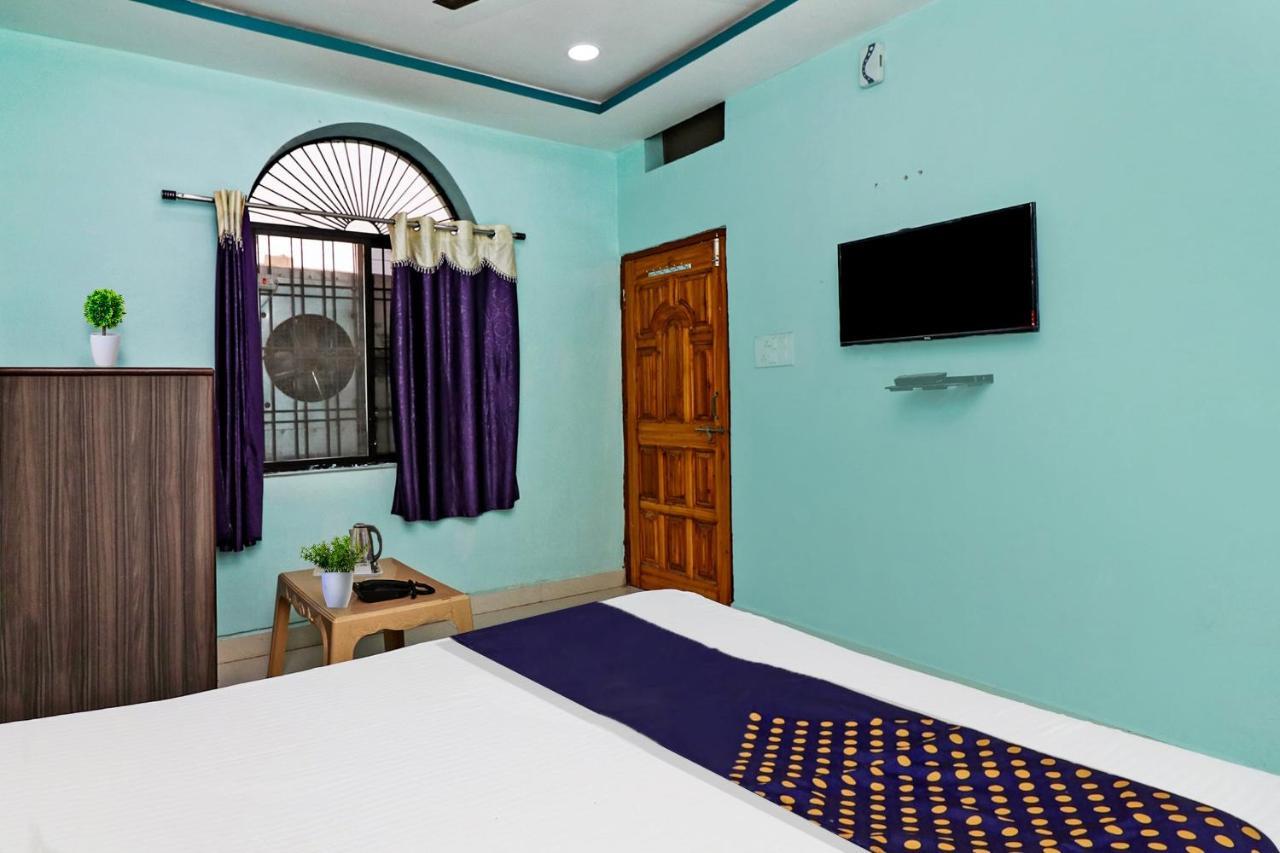 SPOT ON 37040 Hotel Ayushman Palace Bilāspur Exterior foto